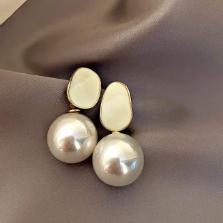 big_pearl_earrings_code__1145_BIG26DGA3NJEW_1_320.webp